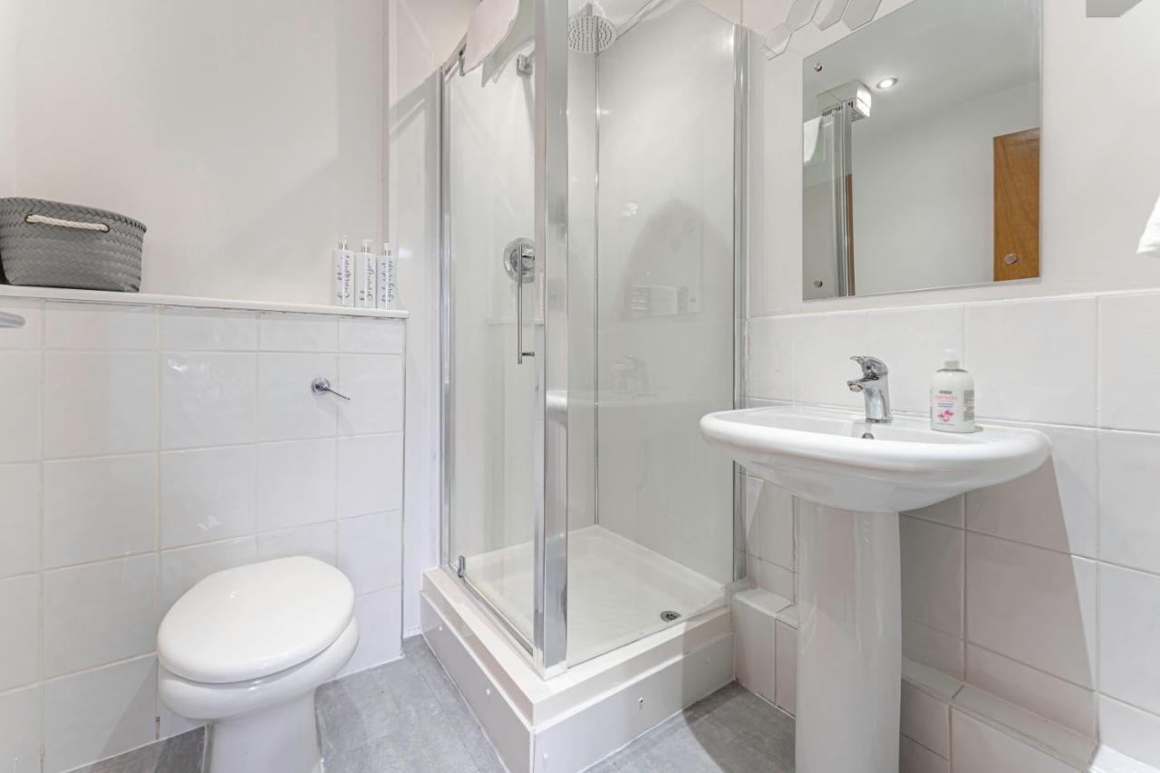 Jkg Property Solutions Presents Cosy City Apartment Coventry Dış mekan fotoğraf